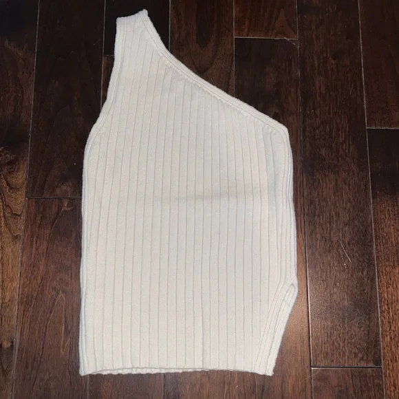 Wilfred | Tank - Picture 1 of 5